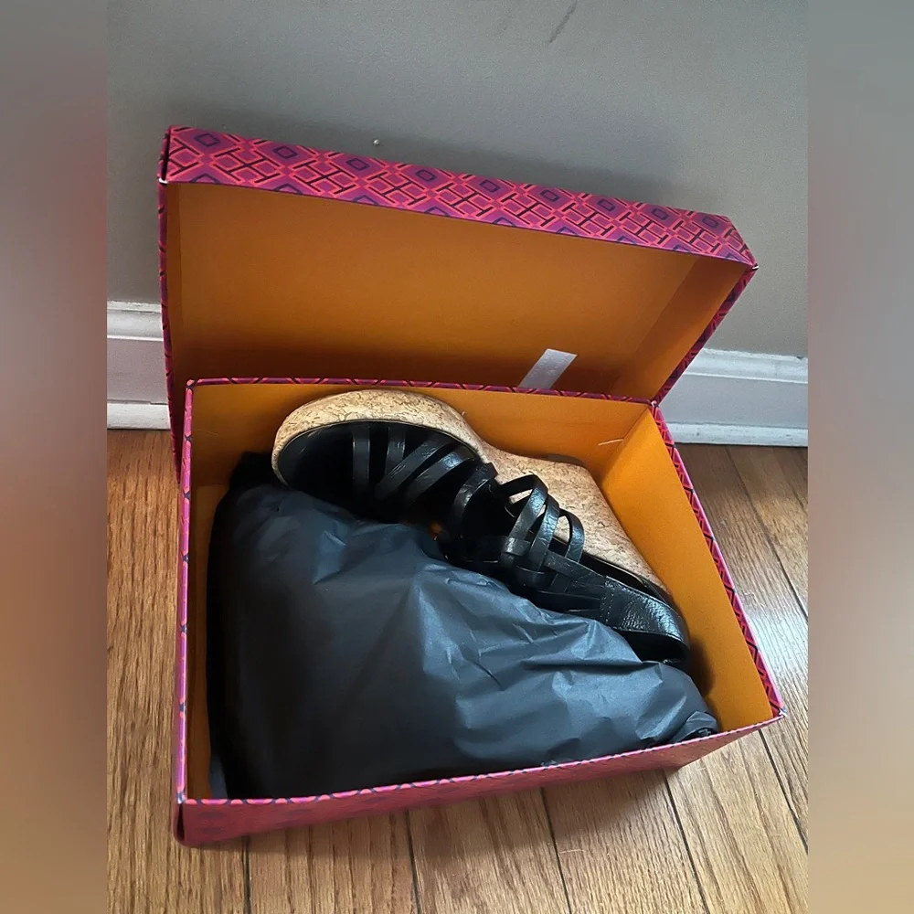 Tory Burch Women’s Leather Wedge Sandals size 11 Black with Box - Picture 4 of 8